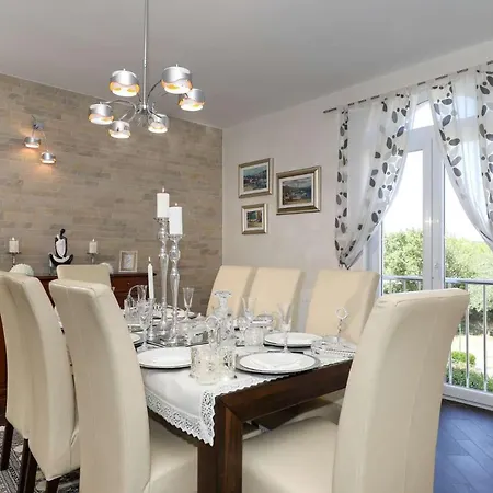 וילה Villa Carina With Heated Pool Pridraga