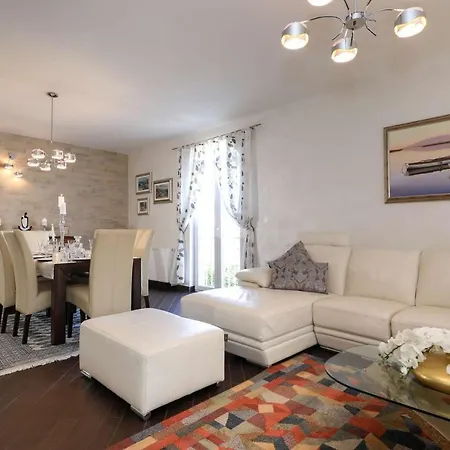 Villa Carina With Heated Pool Pridraga