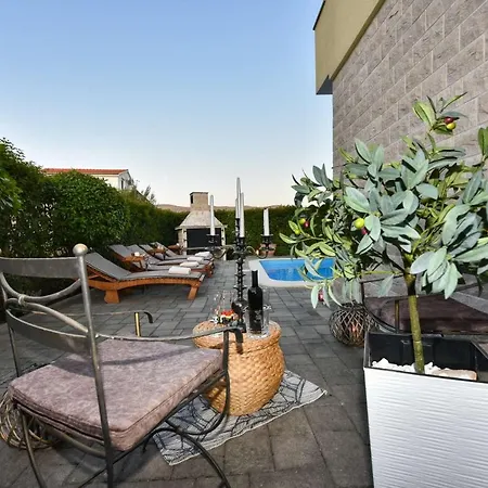Villa Carina With Heated Pool Pridraga