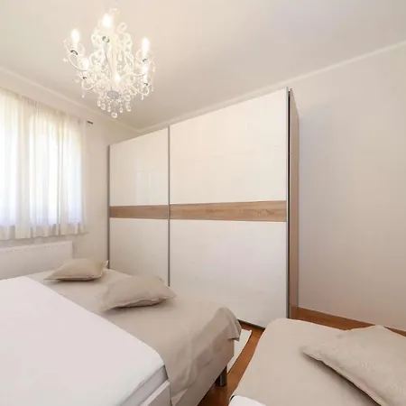 Villa Carina With Heated Pool